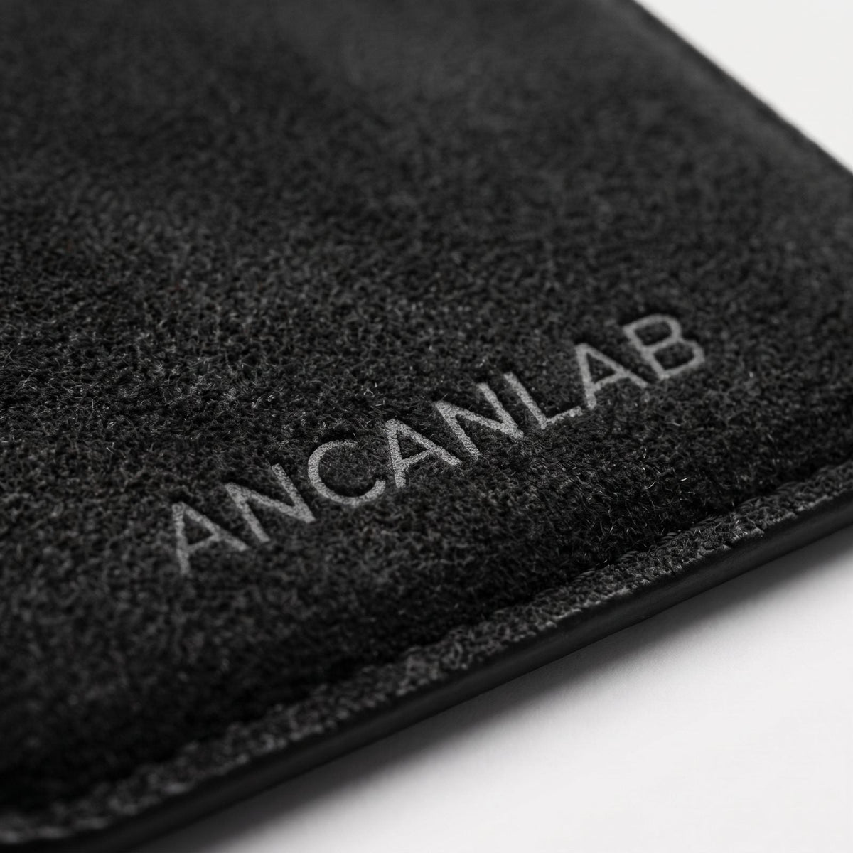 Cartera MagSafe de Alcantara